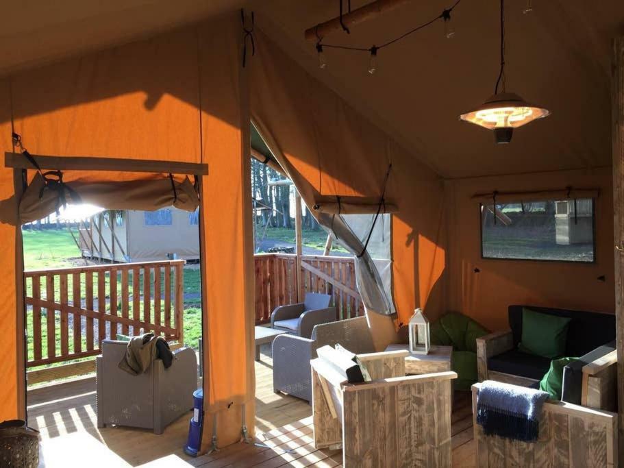 Lapwing Safari Tent 切尔滕纳姆 外观 照片